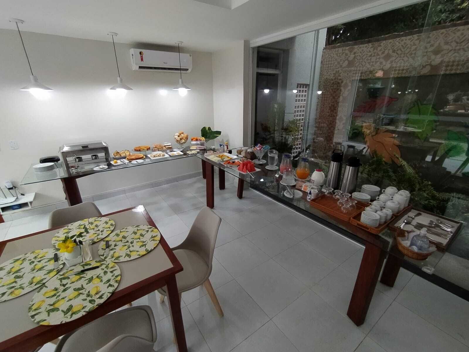 Free daily buffet breakfast