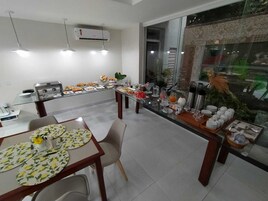 Desayuno buffet incluido todos los días 