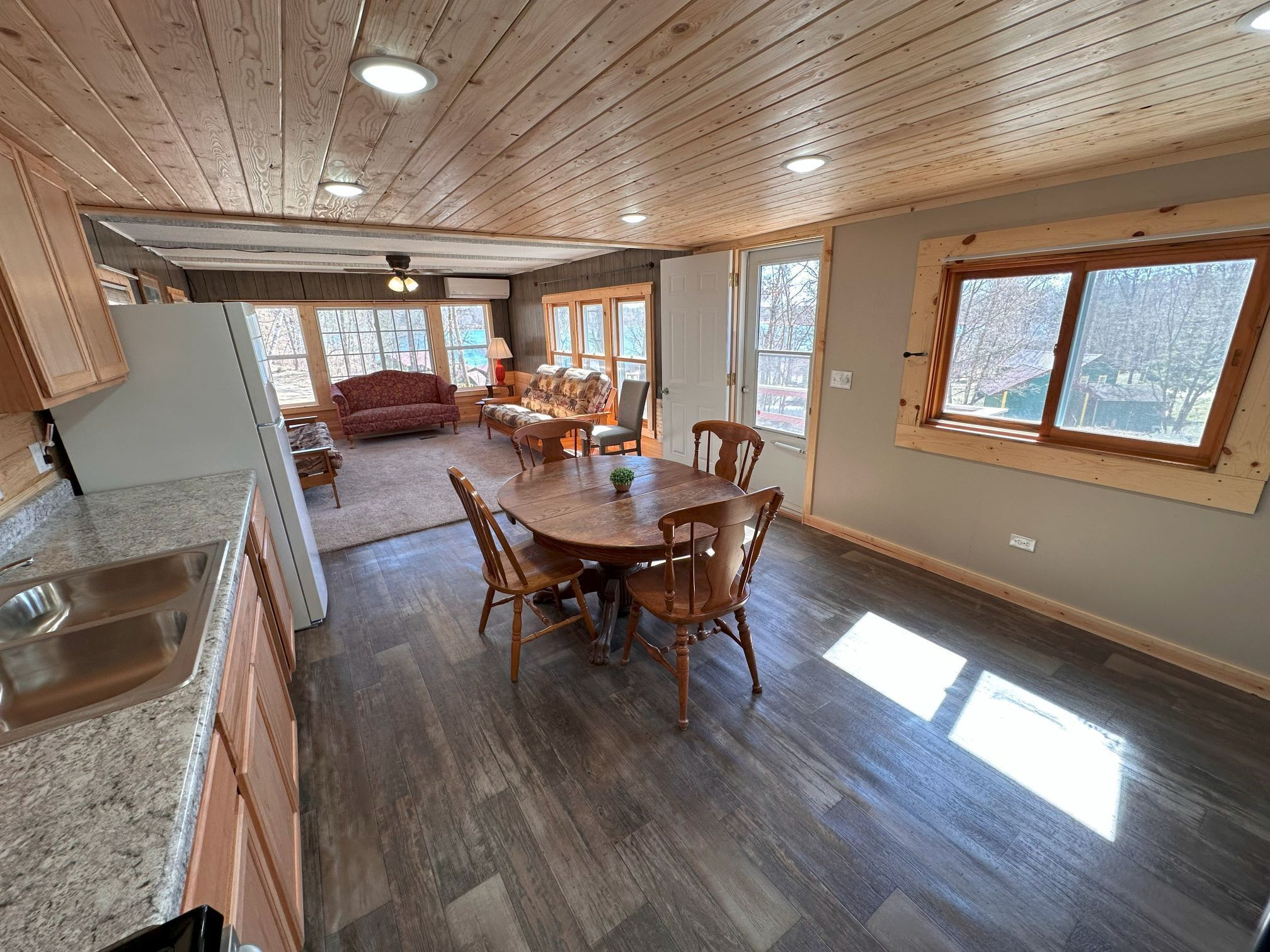 Bordtennis og bøker