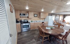Fridge, microwave, oven, stovetop - Cabin 10 at Green Valley Resort on Seventh Crow Wing (Nevis)