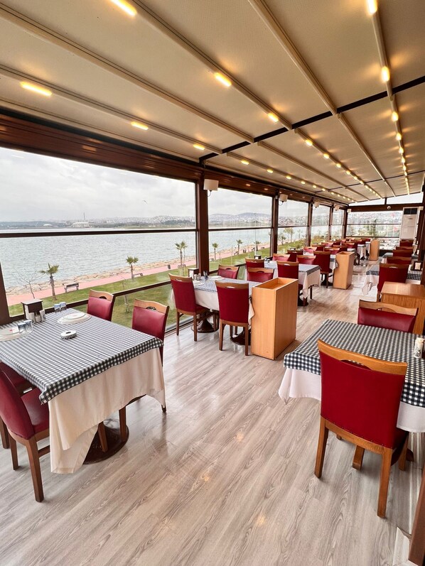 Chambre Double | Restaurant