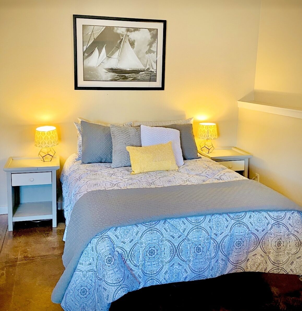 Entire Studio Apartment - close to town but in rural setting