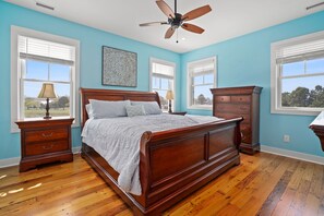 4 Schlafzimmer, Bügeleisen/Bügelbrett, Bettwäsche