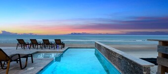 Pool, 7 Bed 7 Bath, Direct Oceanfront, 4 Kitchens