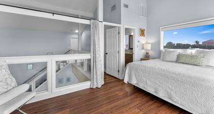 Pool, 7 Bed 7 Bath, Direct Oceanfront, 4 Kitchens
