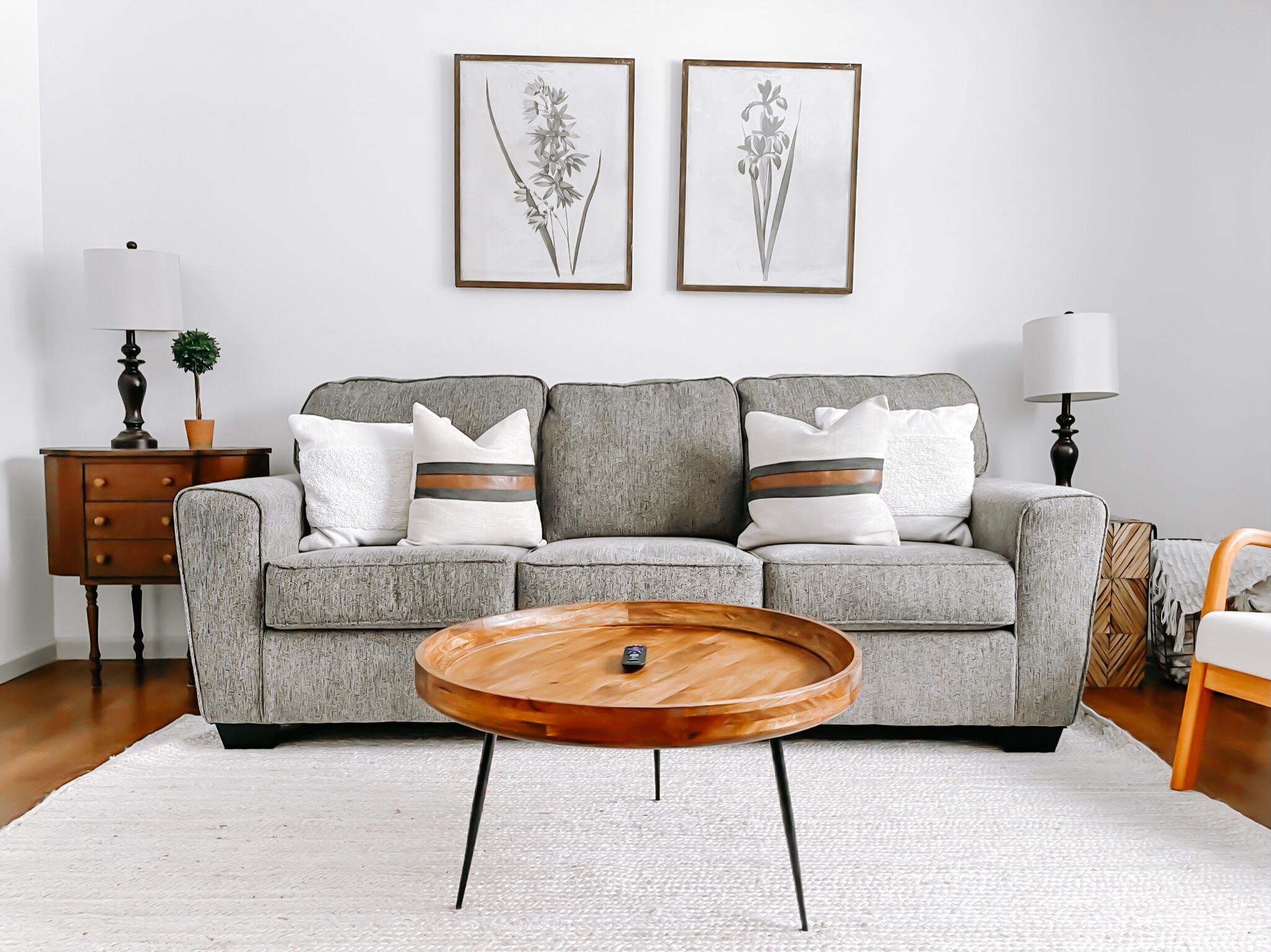 Cozy 2 Bedroom Home | Walking Distance to Downtown