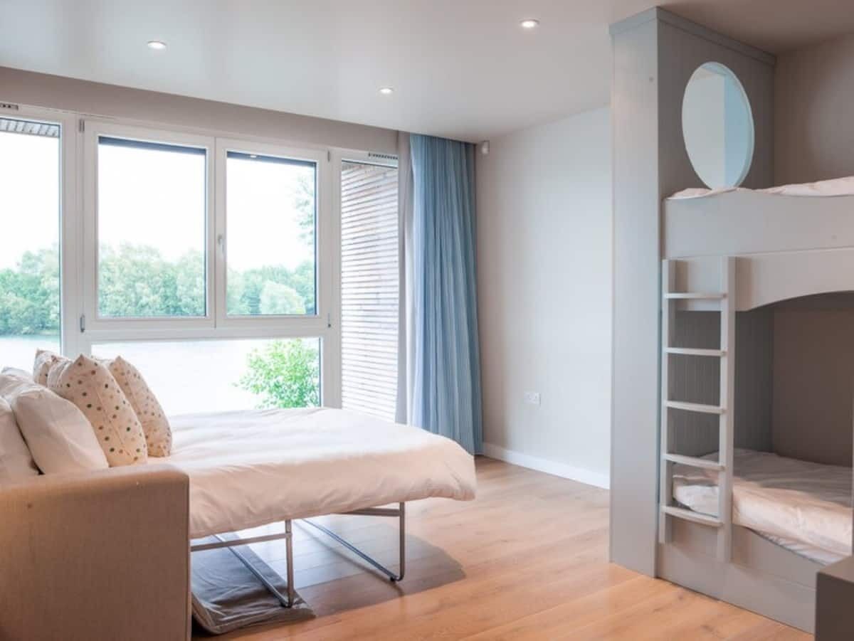 The Lakeside Villa at the Lakes By Yoo, Cotswolds