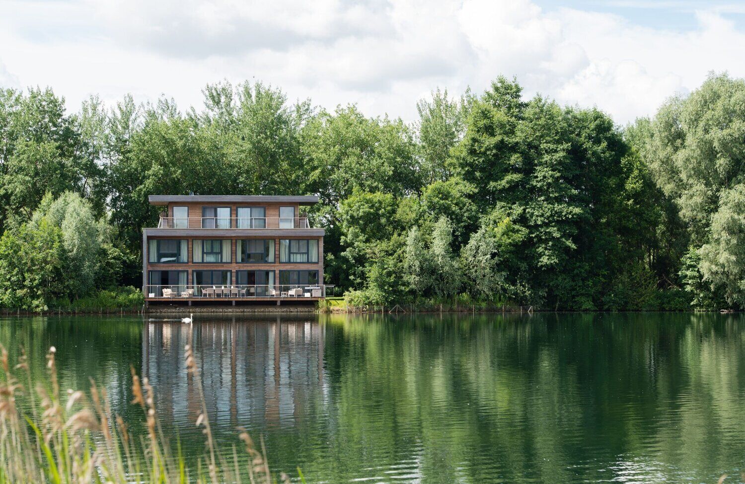 The Lakeside Villa at the Lakes By Yoo, Cotswolds