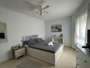 2 bedrooms, desk, iron/ironing board, free WiFi