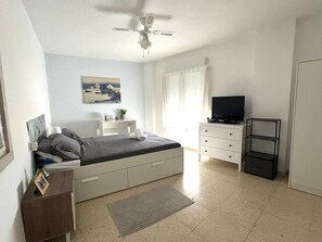 3 slaapkamers, een bureau, een strijkplank/strijkijzer, gratis wifi