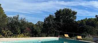 Modern apartment 10min to walk to the city center WITH swimming pool