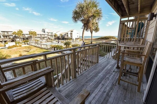 Property grounds - Welcome to Beach Paradise! (Eastpoint)