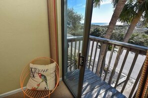 Interior - Welcome to Beach Paradise! (Eastpoint)