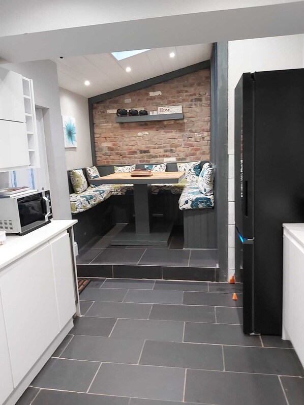 Interior - Amble holiday home, near marina, spacious and comfortable (Amble)