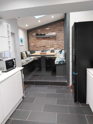 Interior - Amble holiday home, near marina, spacious and comfortable (Amble)