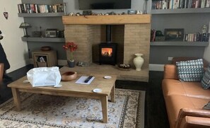 Smart TV, books - Amble holiday home, near marina, spacious and comfortable (Amble)