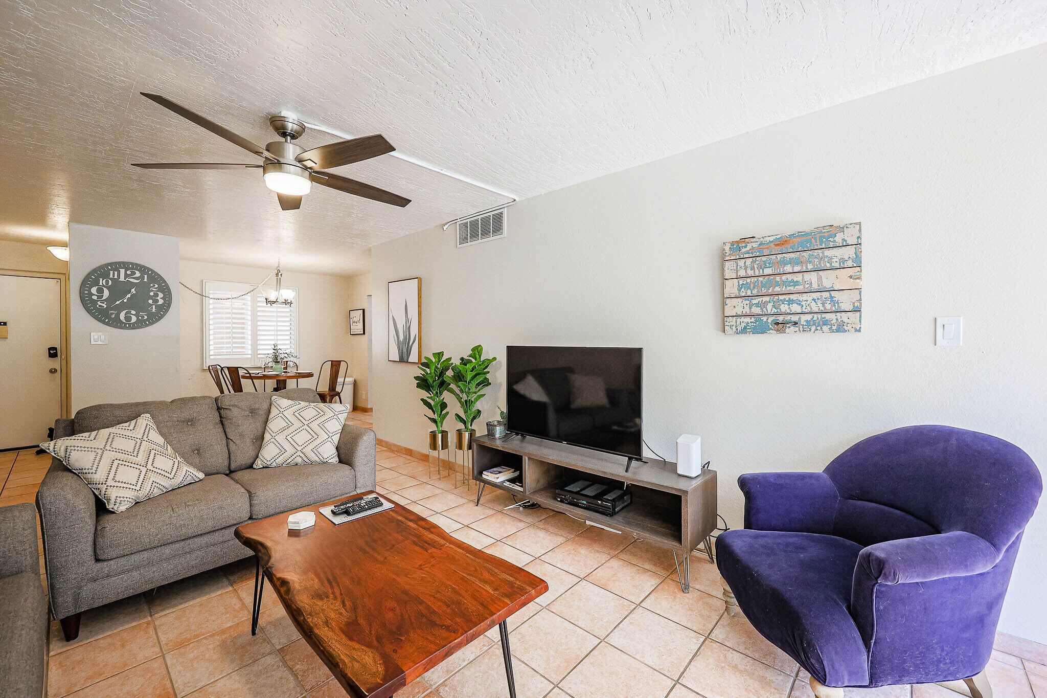 Cozy Condo in the Heart of Old Town w/ Pool!