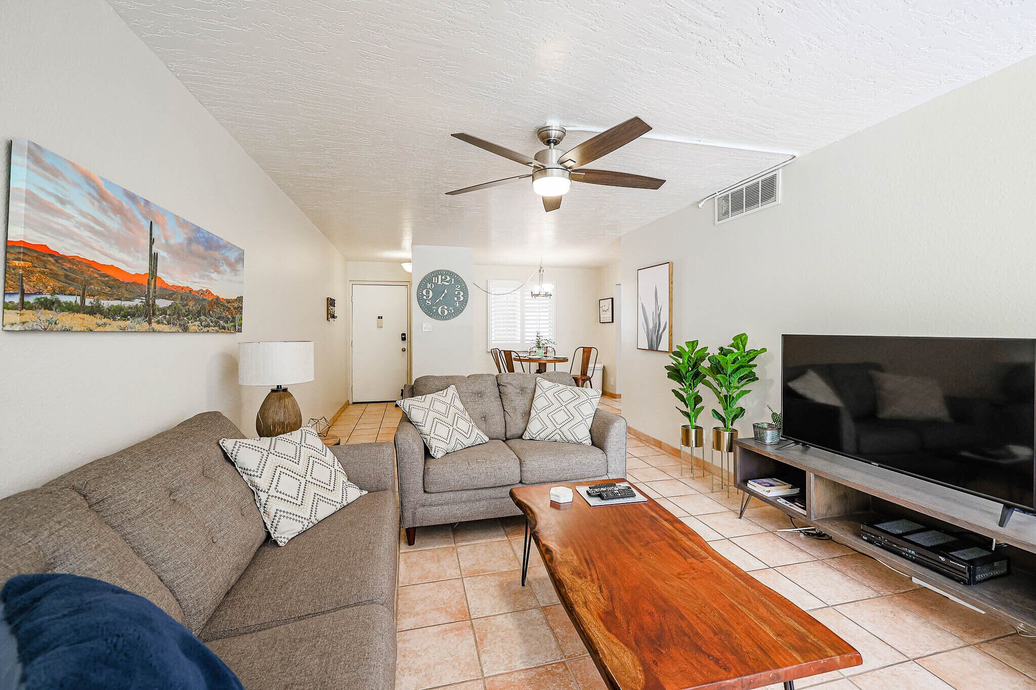 Cozy Condo in the Heart of Old Town w/ Pool!