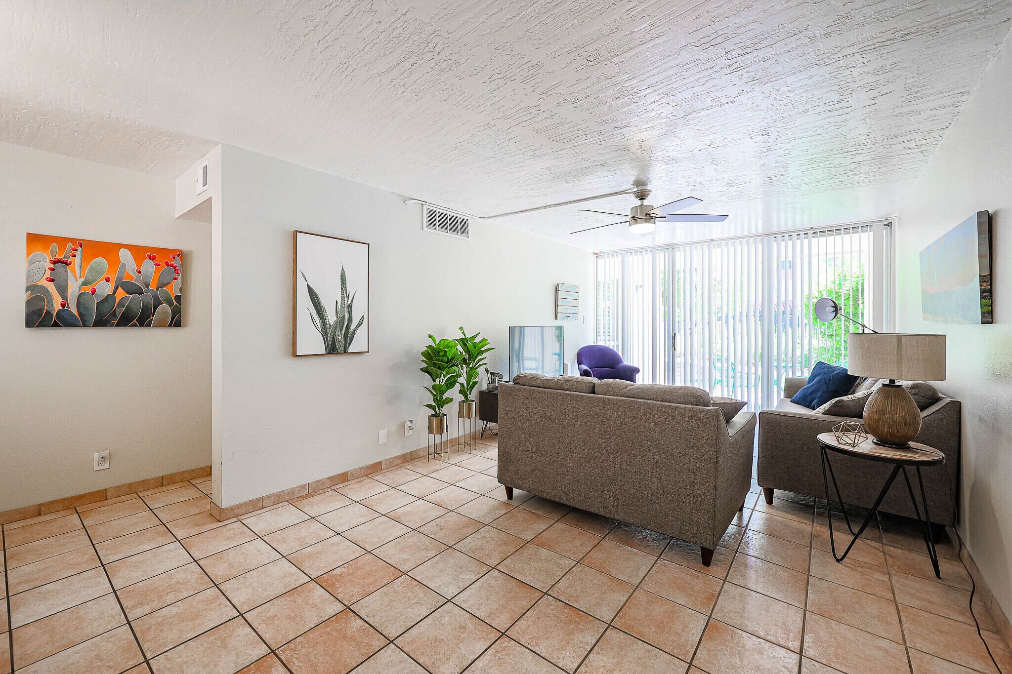 Cozy Condo in the Heart of Old Town w/ Pool!