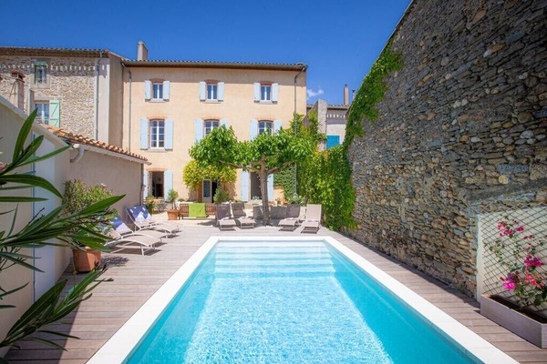 Stunning heated swimming pool!