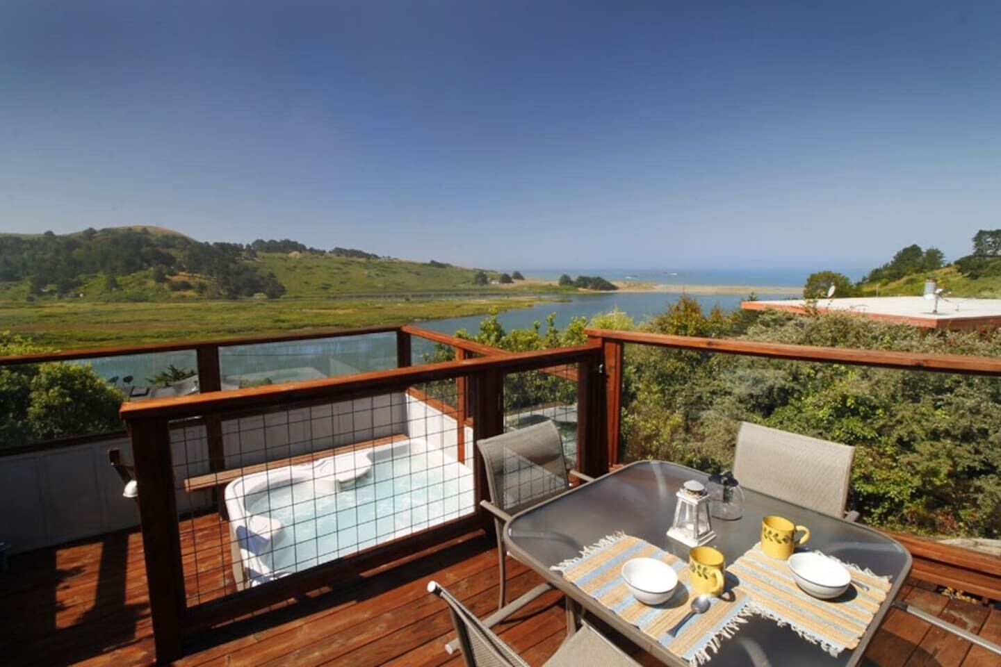 'River Sea Cottage' close to ocean and river beaches