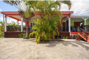 Exterior - Family - Townhouse/villa with private pool - 200 meters to beach (Le Moule)