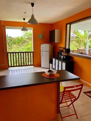 Fridge, microwave, oven, stovetop - Family - Townhouse/villa with private pool - 200 meters to beach (Le Moule)