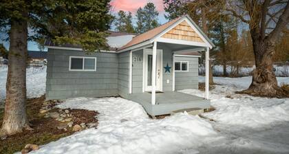 7 Mins to Glacier National Park Cottage Farm Stay With Hot Tub