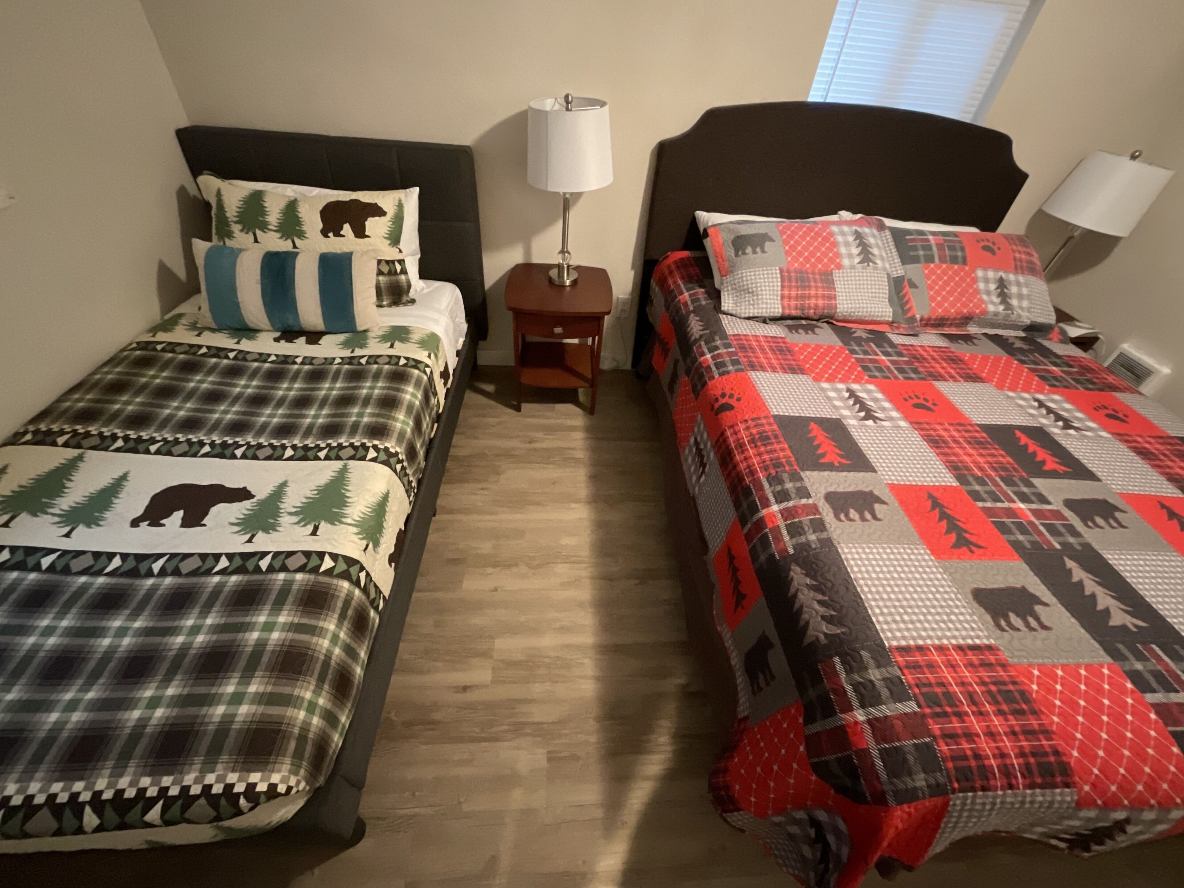 7 Mins to Glacier National Park Cottage W Hot Tub