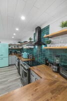 Executive Room | Private kitchen | Coffee/tea maker