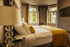 3 bedrooms, in-room safe, desk, iron/ironing board