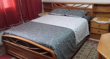 Garçonnier avec salle de bain privée