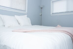 4 bedrooms, desk, iron/ironing board, free WiFi