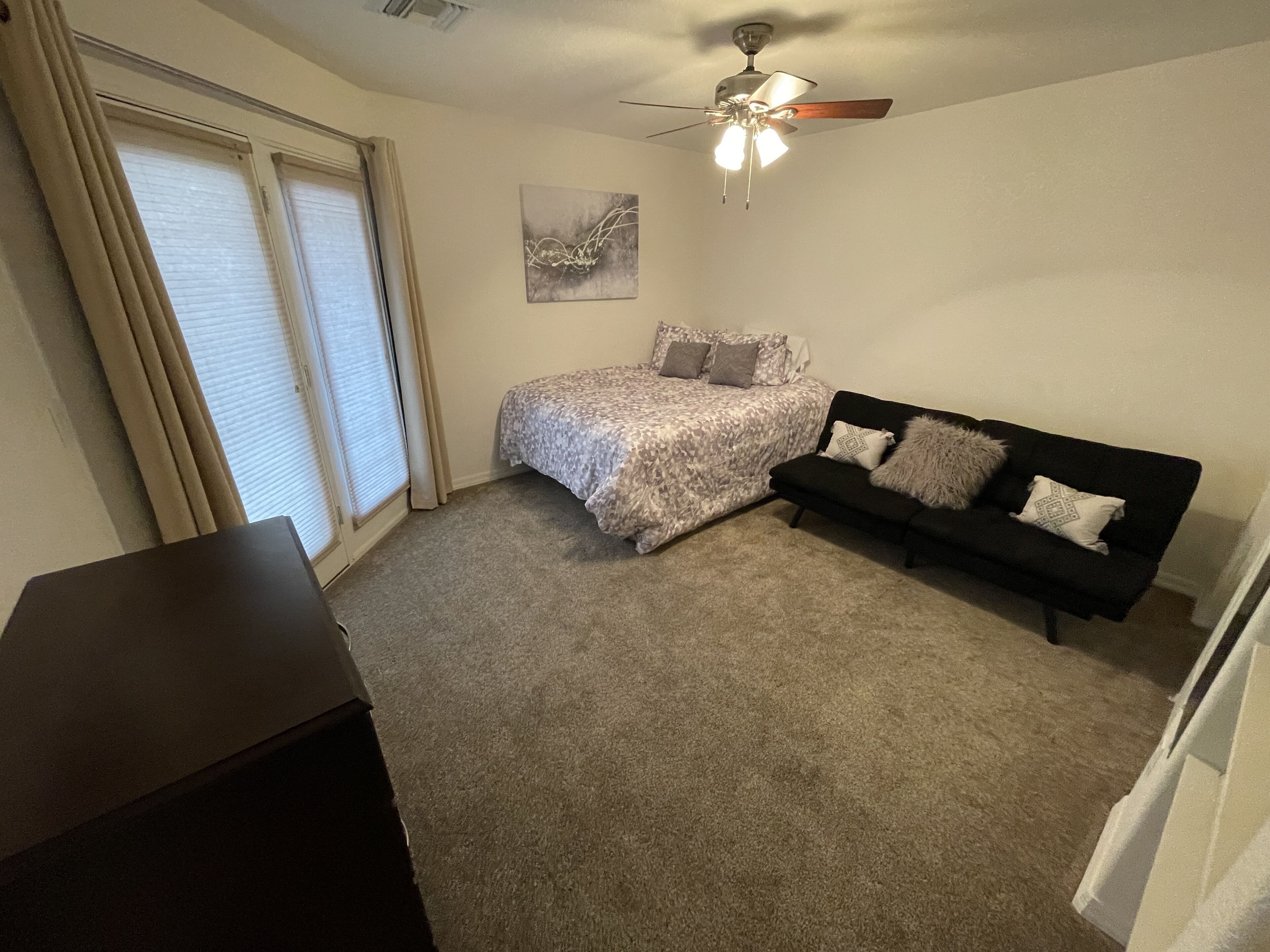 New Family Home, Large Driveway Close to The Lake, The River, and The Casinos. 