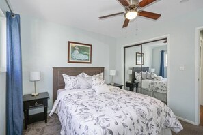 2 bedrooms, desk, iron/ironing board, WiFi
