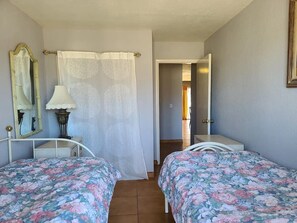 2 habitaciones, tabla de planchar con plancha y wifi gratis 