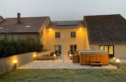 Chez la Rose luxury cottage with jacuzzi