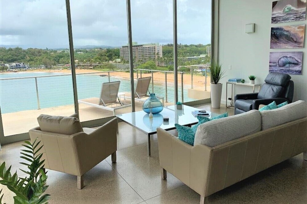 Spectacular Oceanfront Penthouse, AC, Sleeps 6