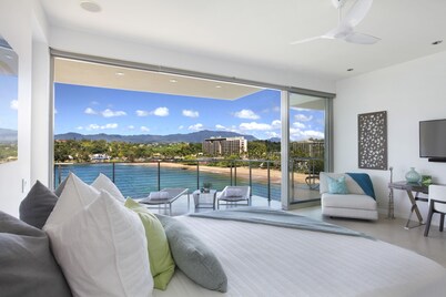 Spectacular Oceanfront Penthouse, AC, Sleeps 6