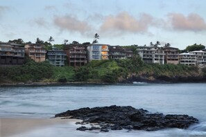 Exterior - Spectacular Oceanfront Penthouse, AC, Sleeps 6 (Lihue)