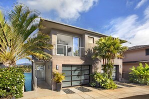 Exterior - Spectacular Oceanfront Penthouse, AC, Sleeps 6 (Lihue)