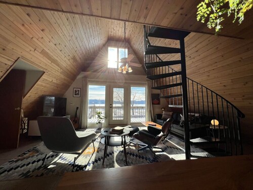 Waterfront A-Frame on the Marina • Lake Pepin