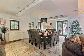 Dining - Villa for 21P with pool by the river (Chimay)