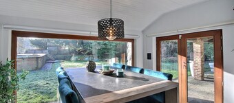 Villa for 21P with pool by the river