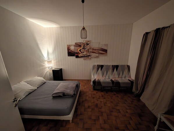 3 chambres, fer et planche à repasser, Wi-Fi gratuit