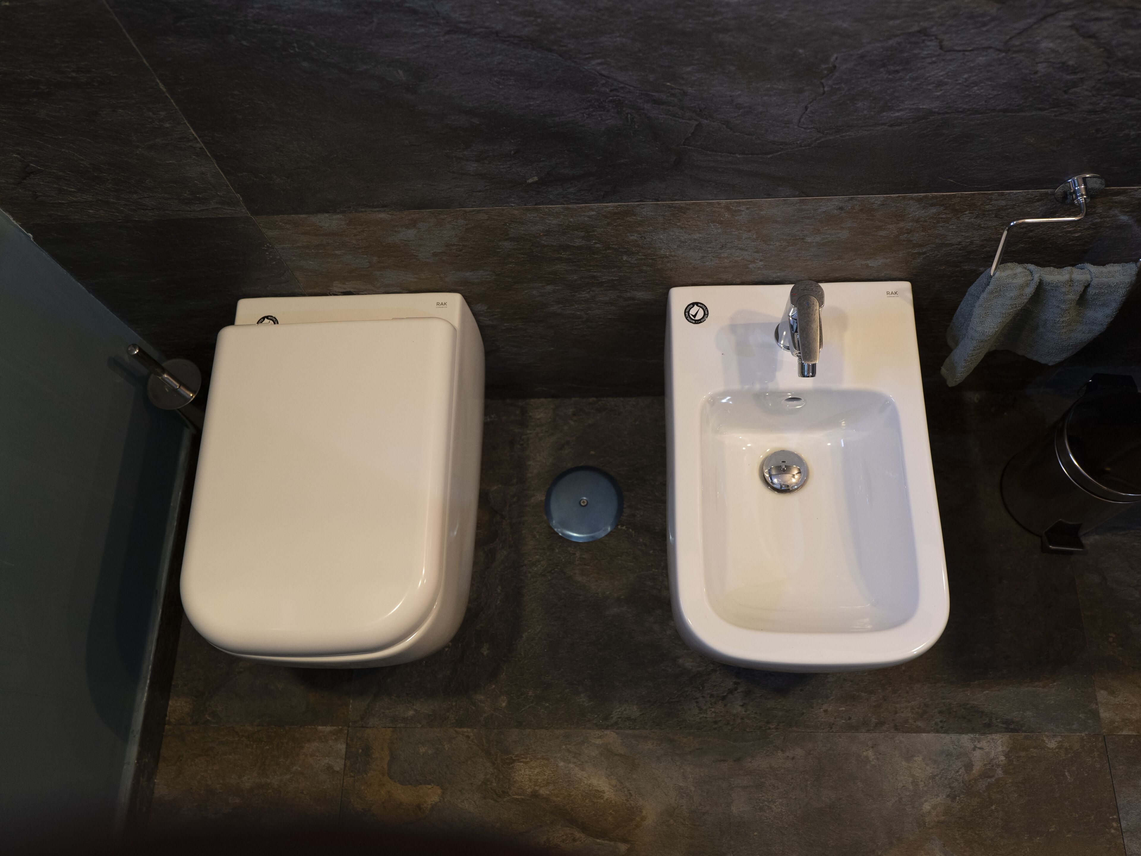 Panoramic suite with whirlpool