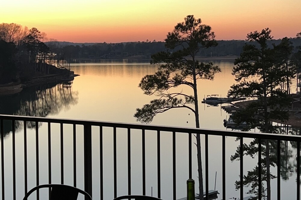 Stoneview Sunset- Amazing Waterfront Views!!!