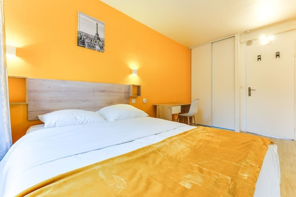 ★ Clavena Appart Paris★ Wifi-Parking-Netflix