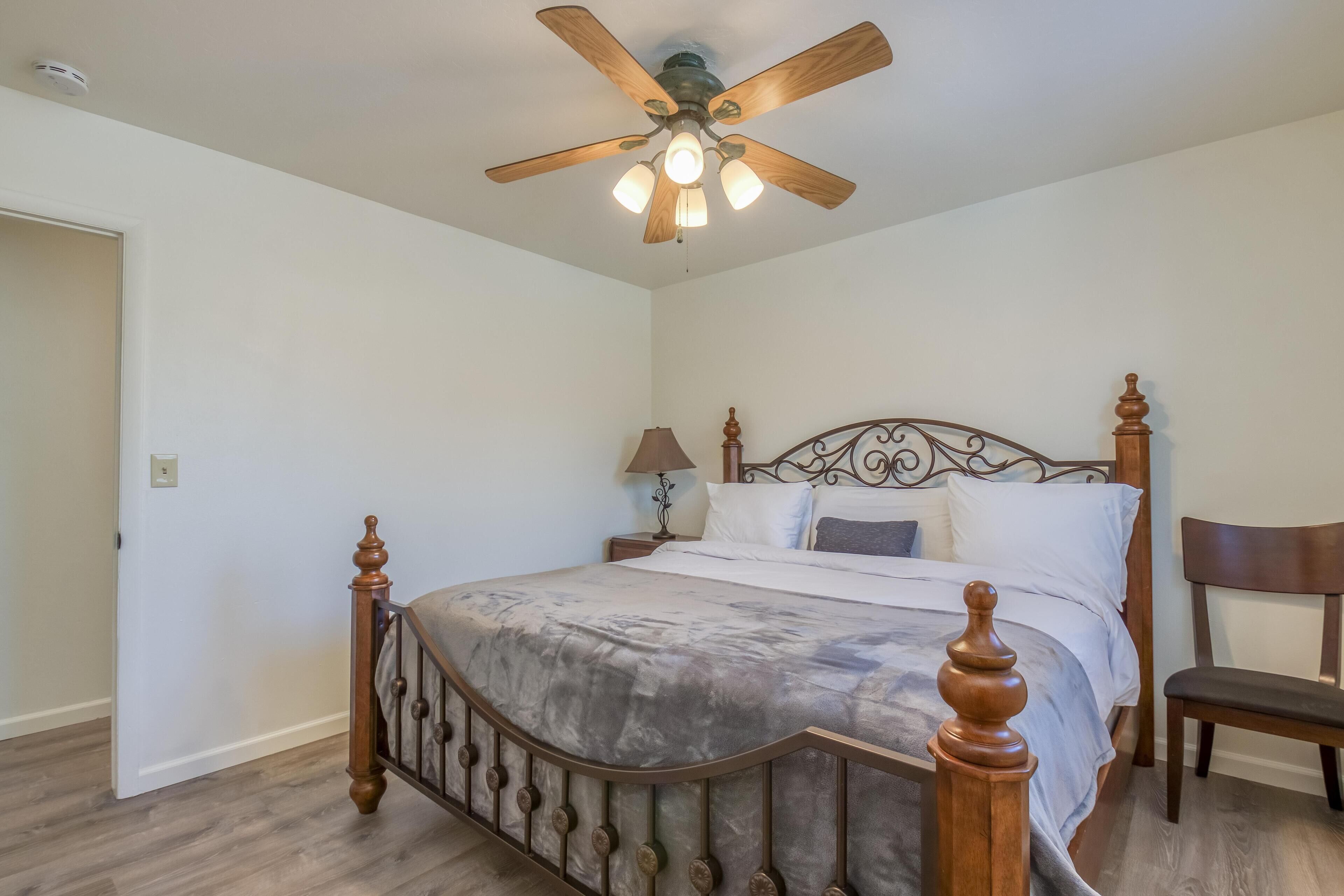 Kick Aspen - Downtown Ranch Style Home w/ Hot Tub!