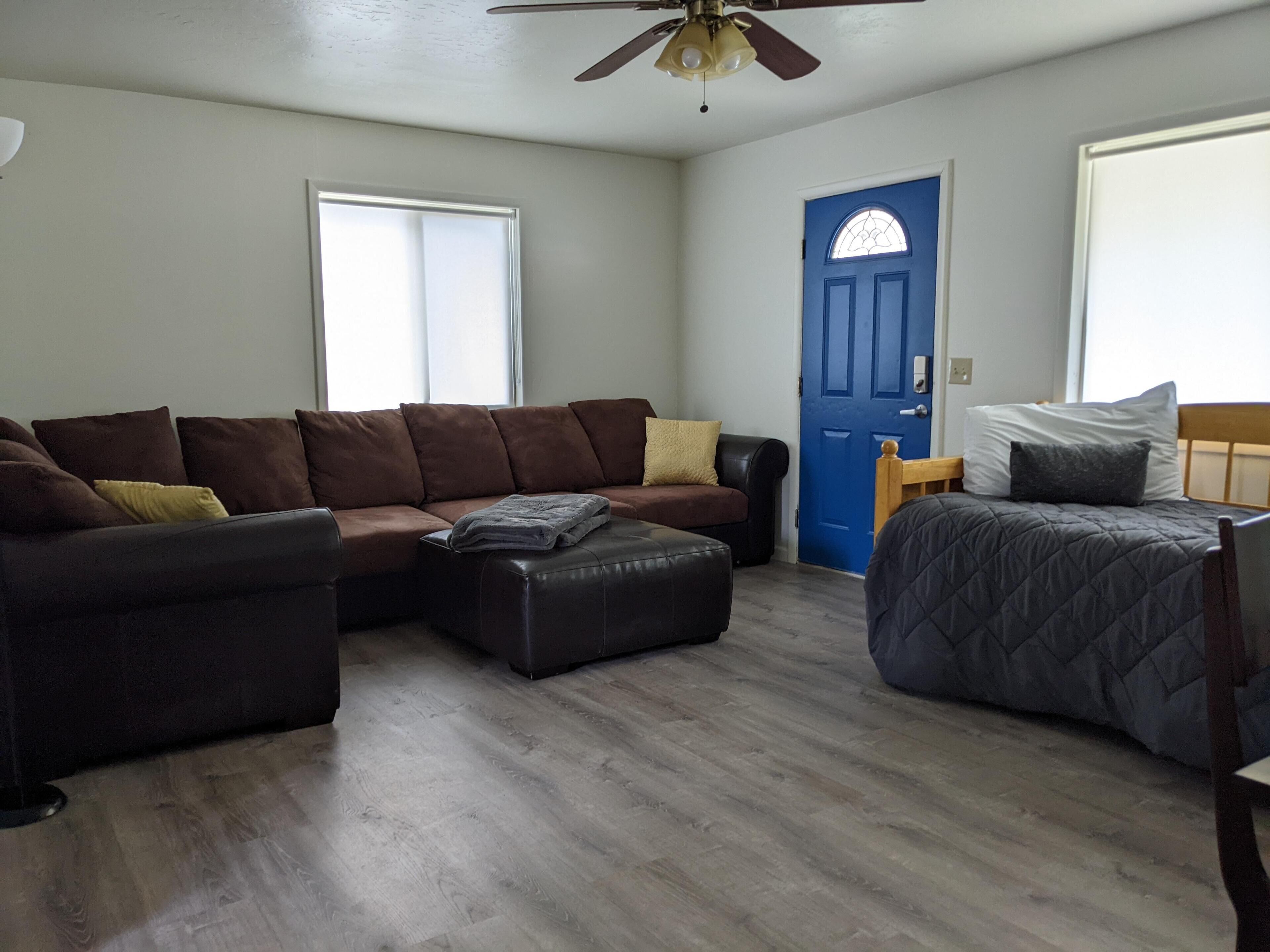 Kick Aspen - Downtown Ranch Style Home w/ Hot Tub!